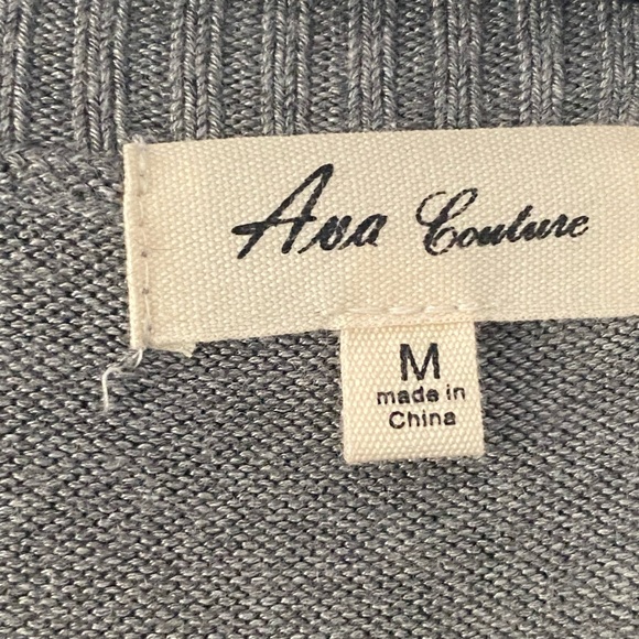 Stylish knit midi length vest with fringed hem! . Very good condition. Sz medium - Picture 3 of 4